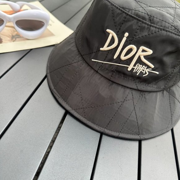 Dior fisherman hat